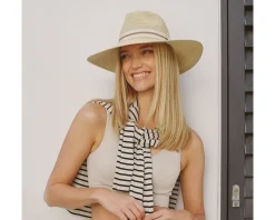 House of Ord Carla Hoed