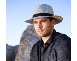 House of Ord Lionel Hoed